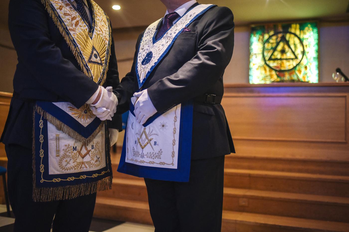 Стало известно, как пьют масоны и почему их заставляют раскрывать себя в полиции