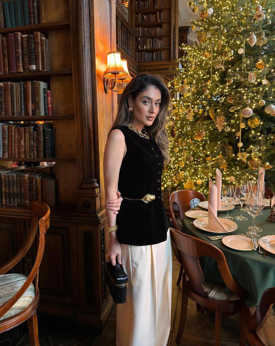 Сатиновые и бархатные ткани – фавориты сезона.