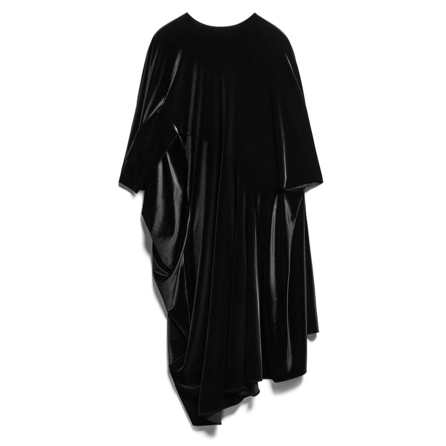 Асимметричное платье из бархата Ushatava (39 900 ₽)