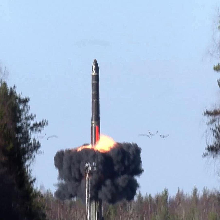 17 декабря в России отмечают День Ракетных войск стратегического назначения. Праздник объединяет военнослужащих, обеспечивающих ядерное сдерживание страны, и подчёркивает ключевую роль РВСН в системе национальной безопасности России