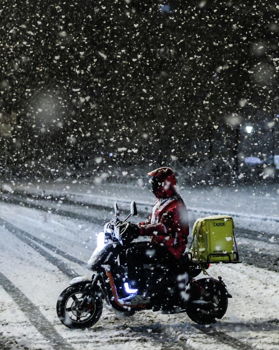 Рост зарплат курьеров на 26% отмечен в 2025 году