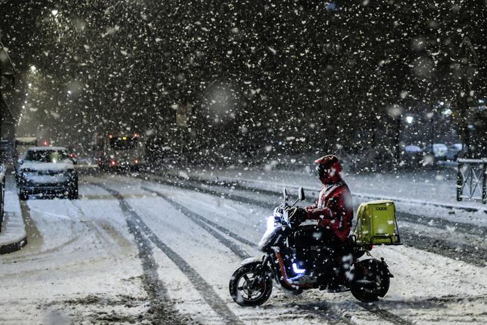 Рост зарплат курьеров на 26% отмечен в 2025 году