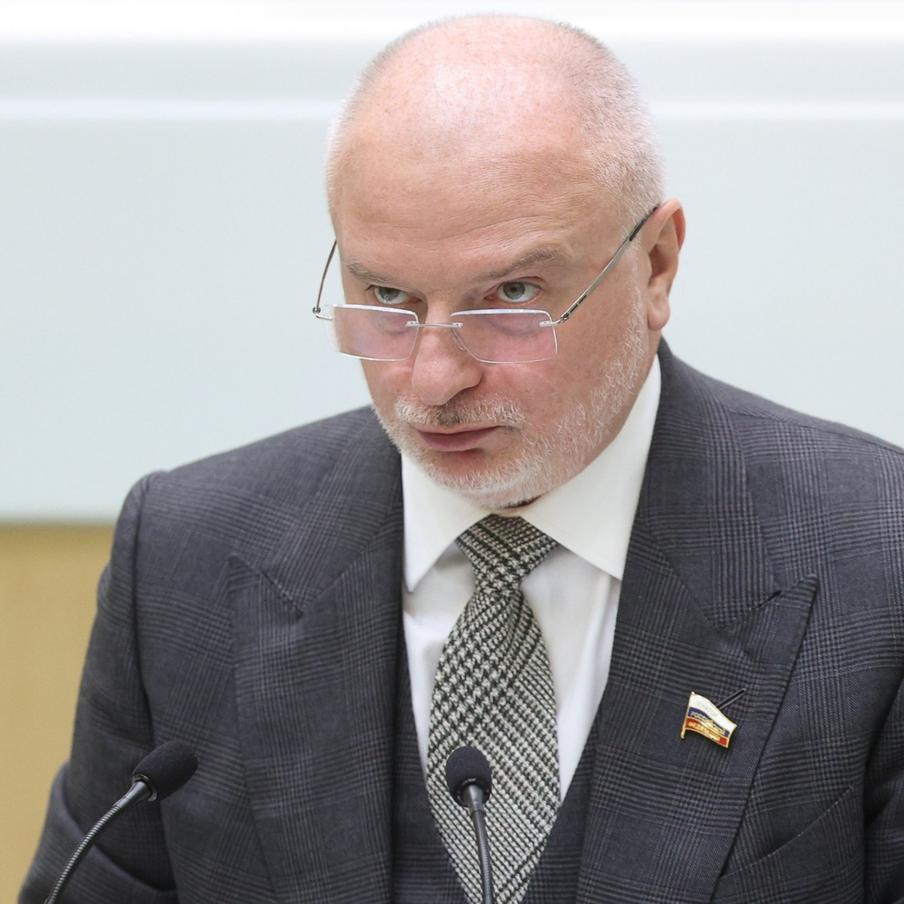 Клишас предложил оценить работу судей по делу квартиры Долиной. После решения Верховного суда сенатор заявил о необходимости разобраться, почему нижестоящие инстанции допустили спорное толкование закона и создали риски для добросовестных покупателей жилья