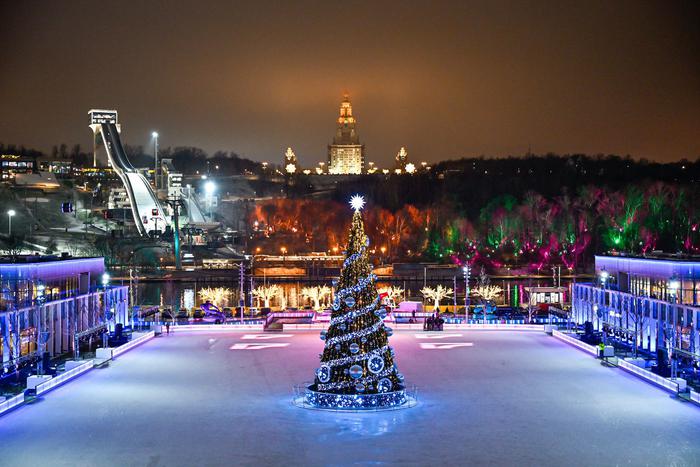 Собянин: Москва приготовила новогоднюю программу для семей участников СВО