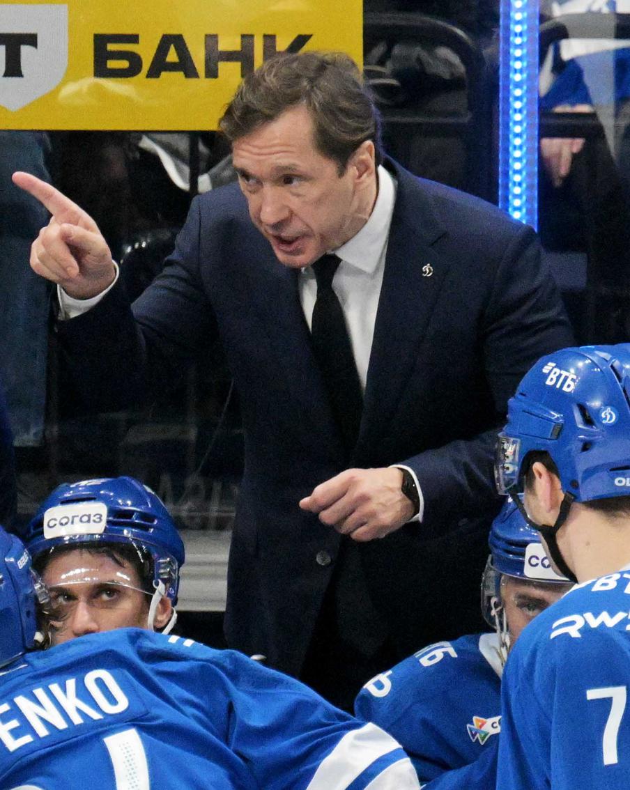 У хоккейного "Динамо" снова есть тренер: почему руководство оставило Вячеслава Козлова