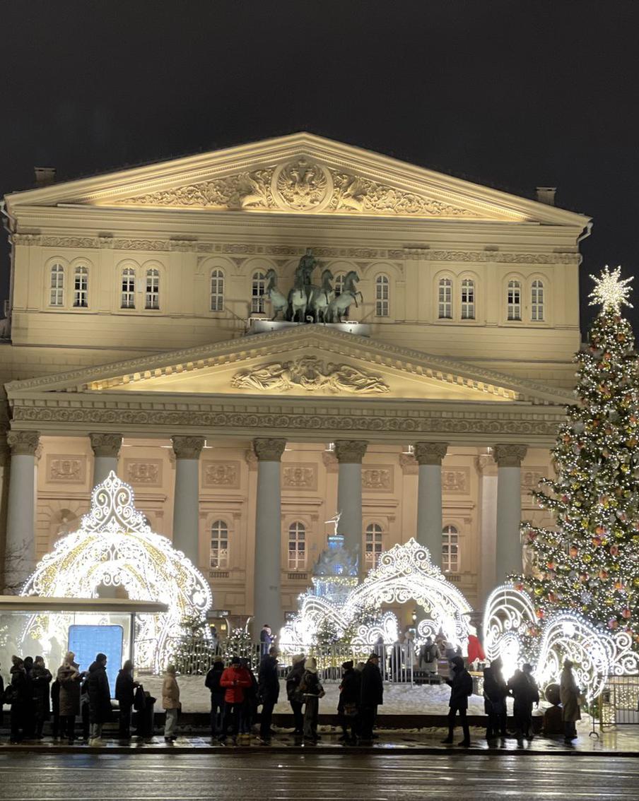 Москва простилась со снегом, но прогноз на декабрь остаётся неопределённым. После потепления в столице снежный покров полностью растаял, а ближайшие осадки обещают лишь незначительное снижение температуры и малое количество осадков