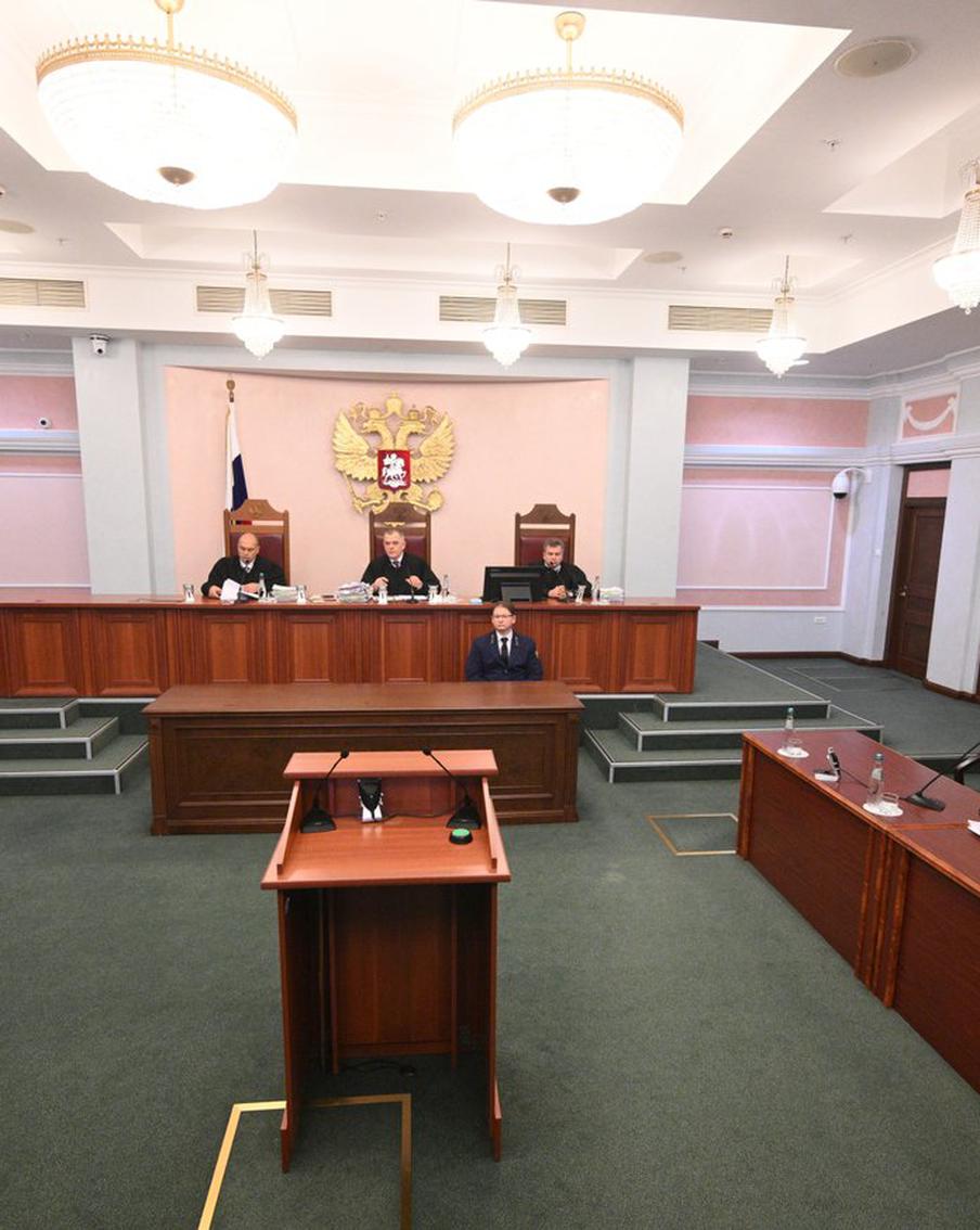 Верховный суд раскрыл детали решения по делу квартиры Ларисы Долиной. В опубликованном документе Верховный суд подробно объяснил, почему сделка купли- продажи признана действительной, а право собственности закреплено за Полиной Лурье, несмотря на факт мошенничества в отношении певицы