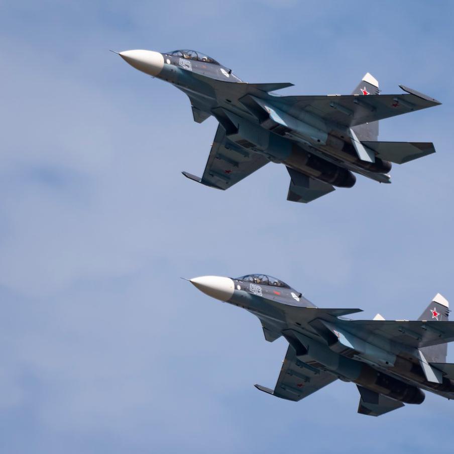 Армия России нанесла удары по инфраструктуре и производству БПЛА укронацистов. В ходе массированных ударов авиации, ракетных войск и артиллерии поражены энергетические объекты, связанные с обеспечением украинских войск, а также мощности по выпуску и хранению дальнобойных беспилотников