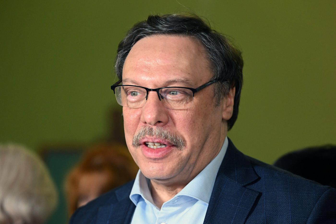 Барщевский назвал возраст причиной ухода с поста полпреда в КС