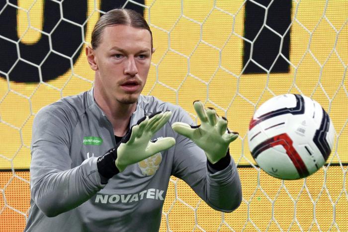 ПСЖ распродал все футболки Сафонова после победы в Межконтинентальном кубке