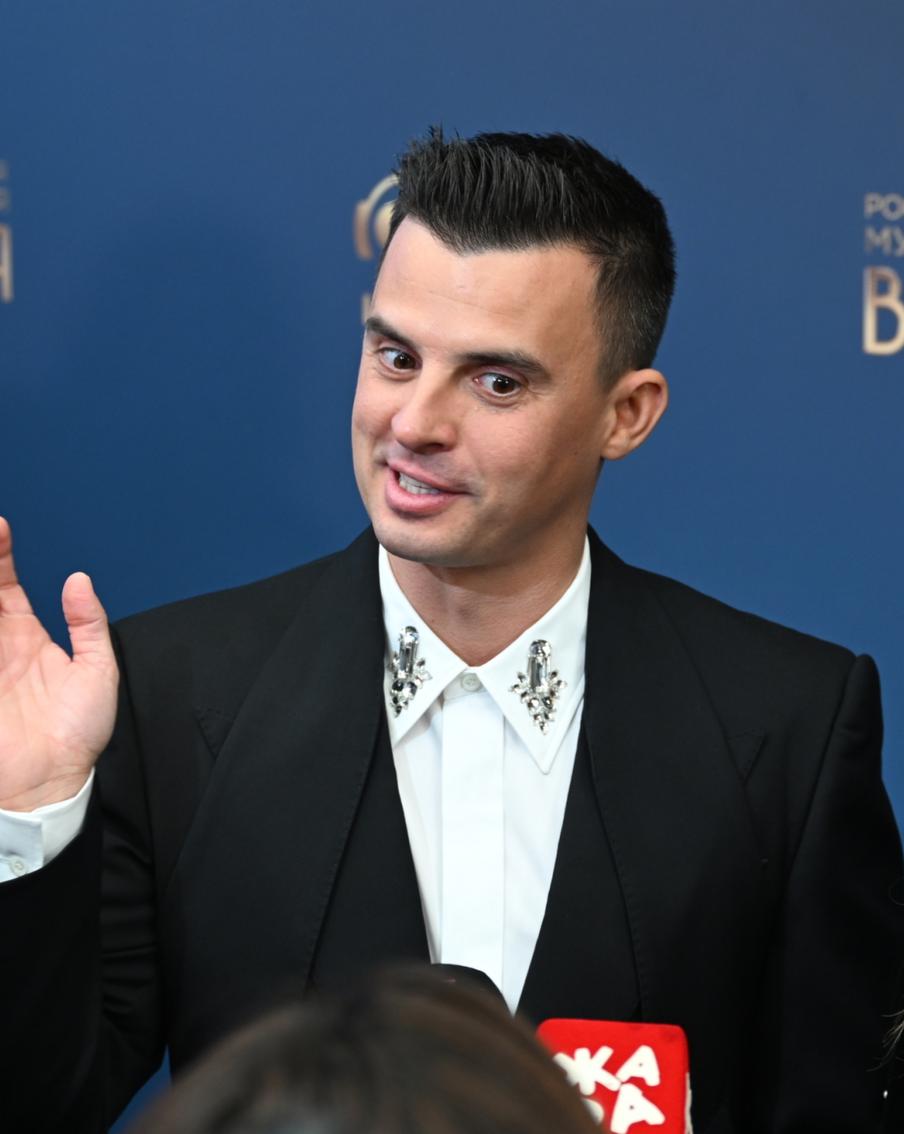 "Хочет манго или селёдки среди ночи": Кирилл Туриченко из "Иванушек" рассказал о беременности жены