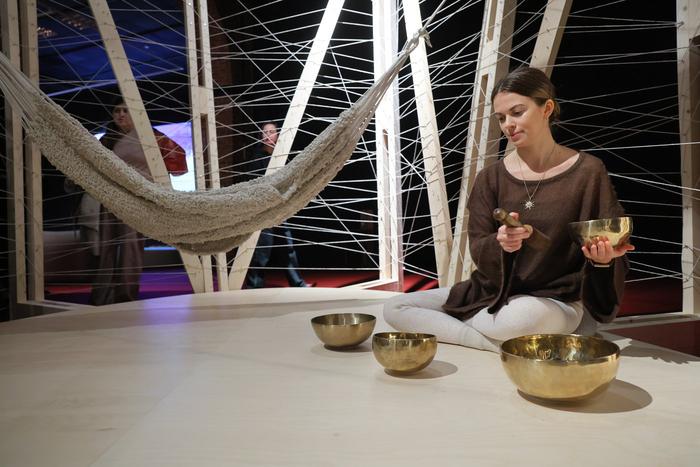 Песок, запах сена и мычание коров: в Музее Москвы открылся фестиваль "Архитектура для людей"