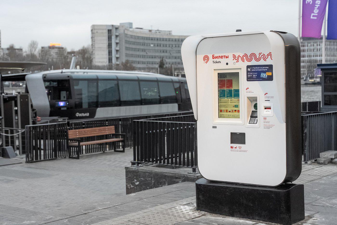 Билетные автоматы заработали около шести плавучих причалов