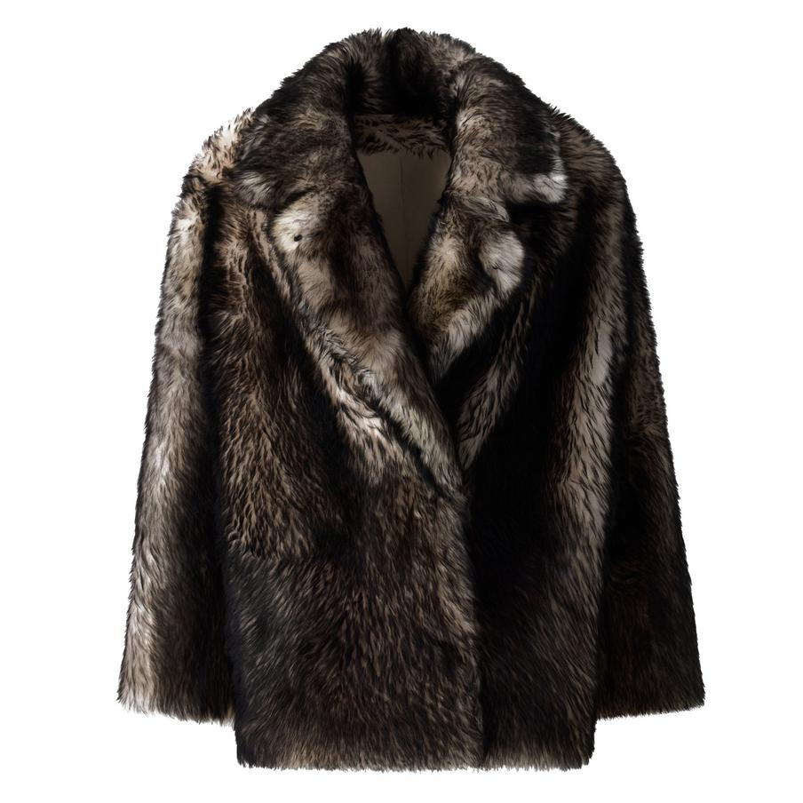 Короткая шуба из овчины Charuel (130 000 ₽)