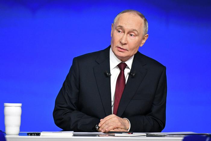 Главные заявления президента России Владимира Путина в ходе "Прямой линии-2025"