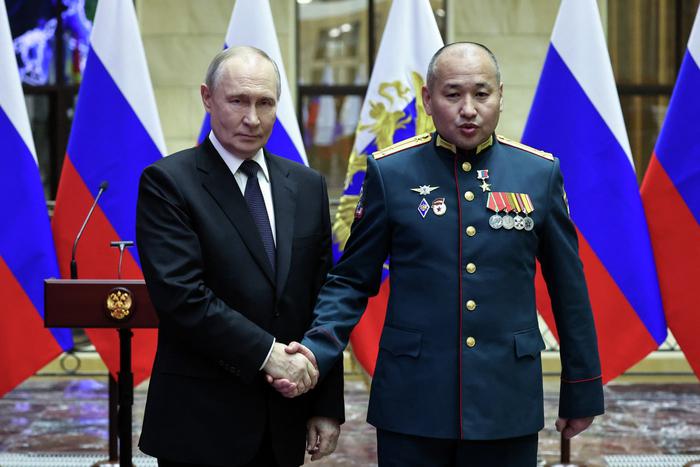 Во время прямой линии с Путиным Герой России раскрыл детали штурма Северска