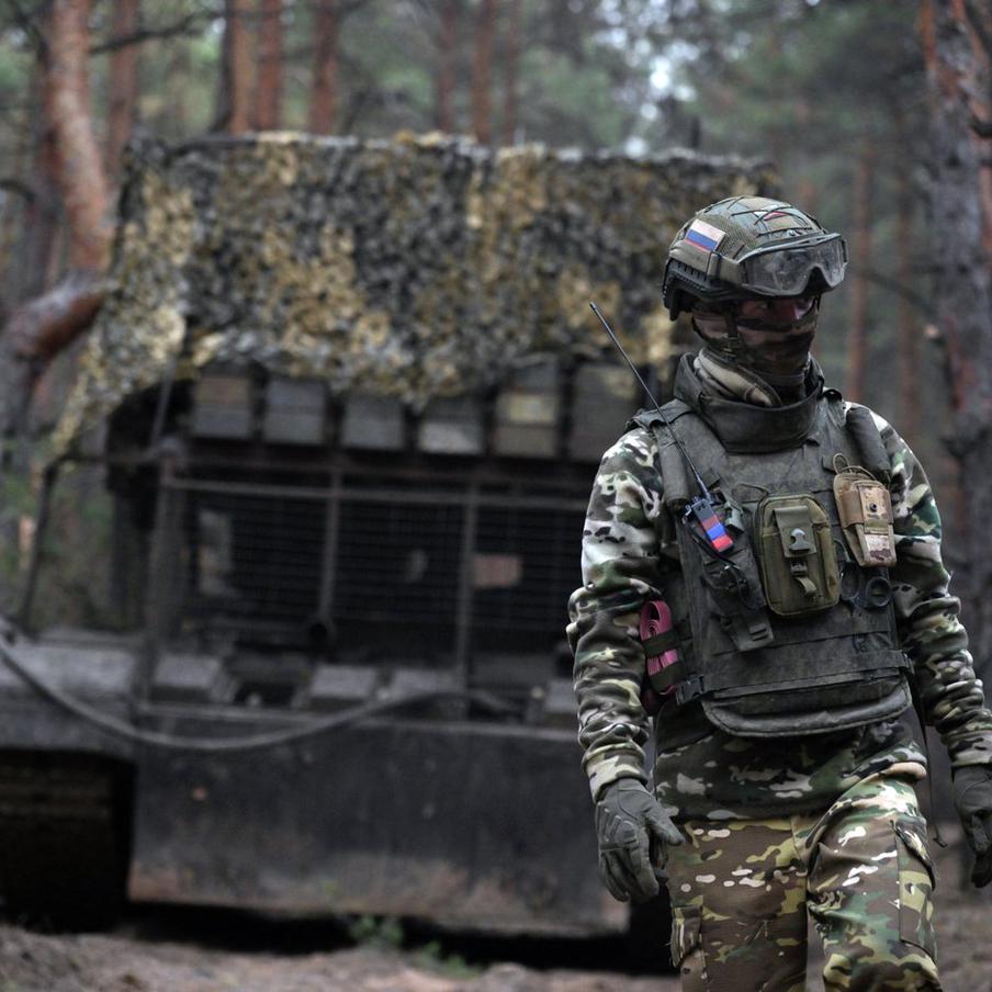 Путин сообщил о рекордном наборе контрактников в армию в 2025 году. Интерес к военной службе в России заметно вырос, а отдельные направления привлекают столько желающих, что отбор проводится на конкурсной основе