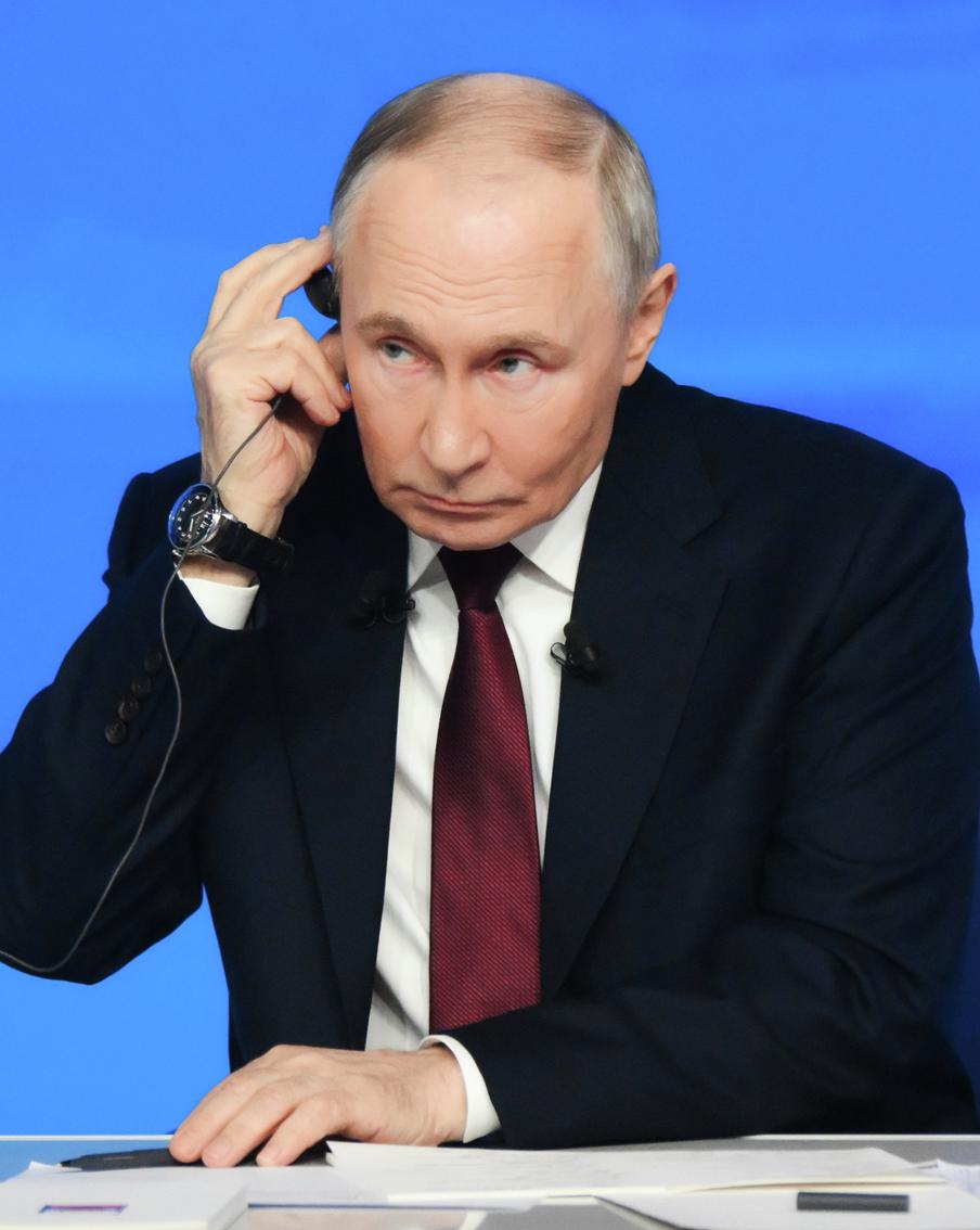 Путин заявил, что Россия не начинала войну с Украиной и готова к миру. Президент в разговоре с западными журналистами объяснил позицию Москвы по конфликту и подчеркнул, что ответственность за срыв договорённостей лежит на других сторонах