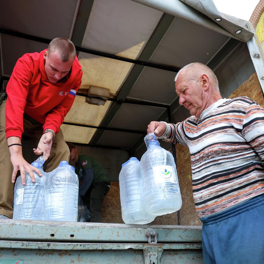 Путин назвал способ по восстановлению водоснабжения Донбасса. Президент заявил, что строительство новых водоводов поможет преодолеть дефицит воды, особенно после освобождения территорий возле Славянска