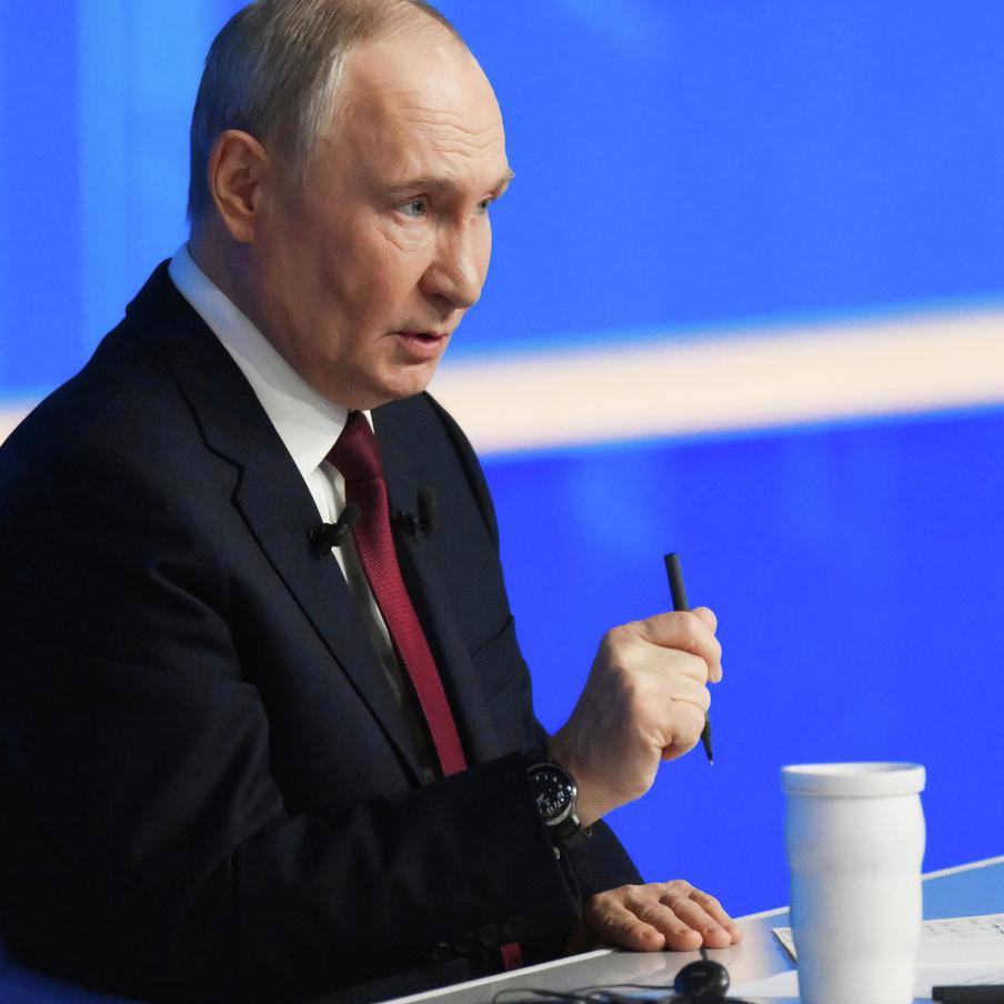 Путин заявил о готовности РФ к сотрудничеству с Западом. Президент отметил, что в России нет репрессий против иноагентов, а любые иностранцы могут работать на равных условиях, подчеркнув необходимость прозрачности источников финансирования