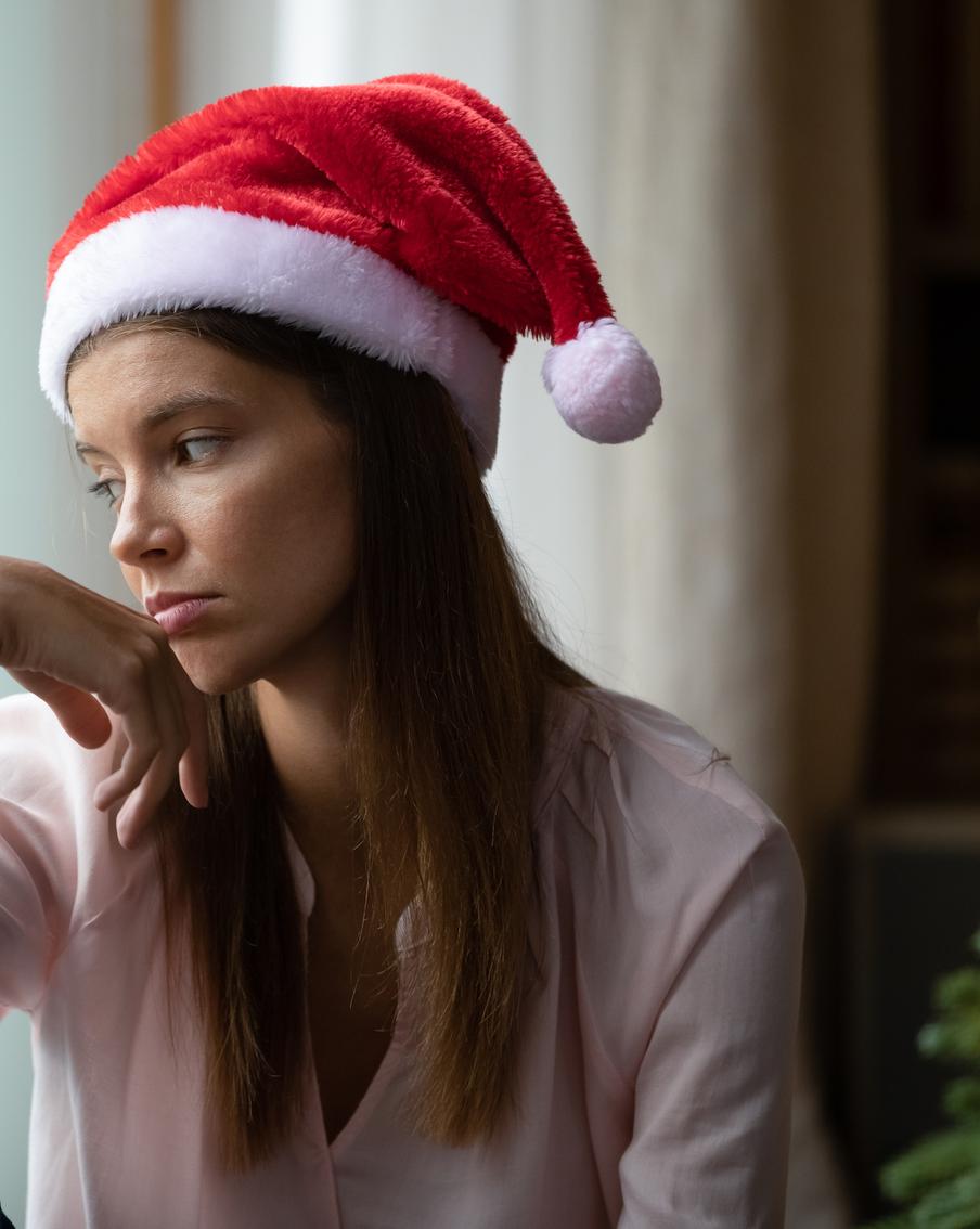 Завышенные ожидания и реклама могут стать причиной предновогодней депрессии