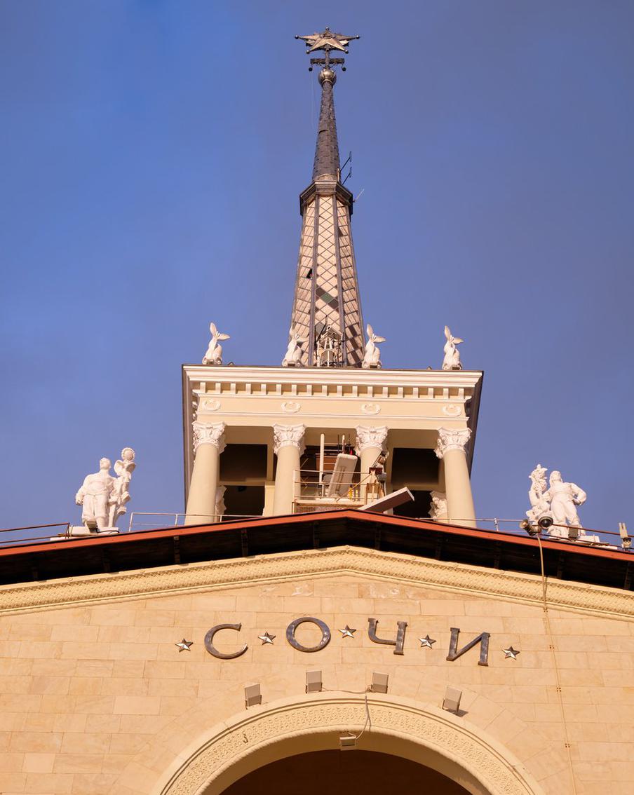 Паромное сообщение между Турцией и Россией закрылось, так и не заработав. Паромная линия, которая должна была связать турецкий порт Трабзон и российский порт в Сочи, была окончательно закрыта властями. Ранее курсировавшие по данному маршруту лайнеры неоднократно оказывались в центре скандалов