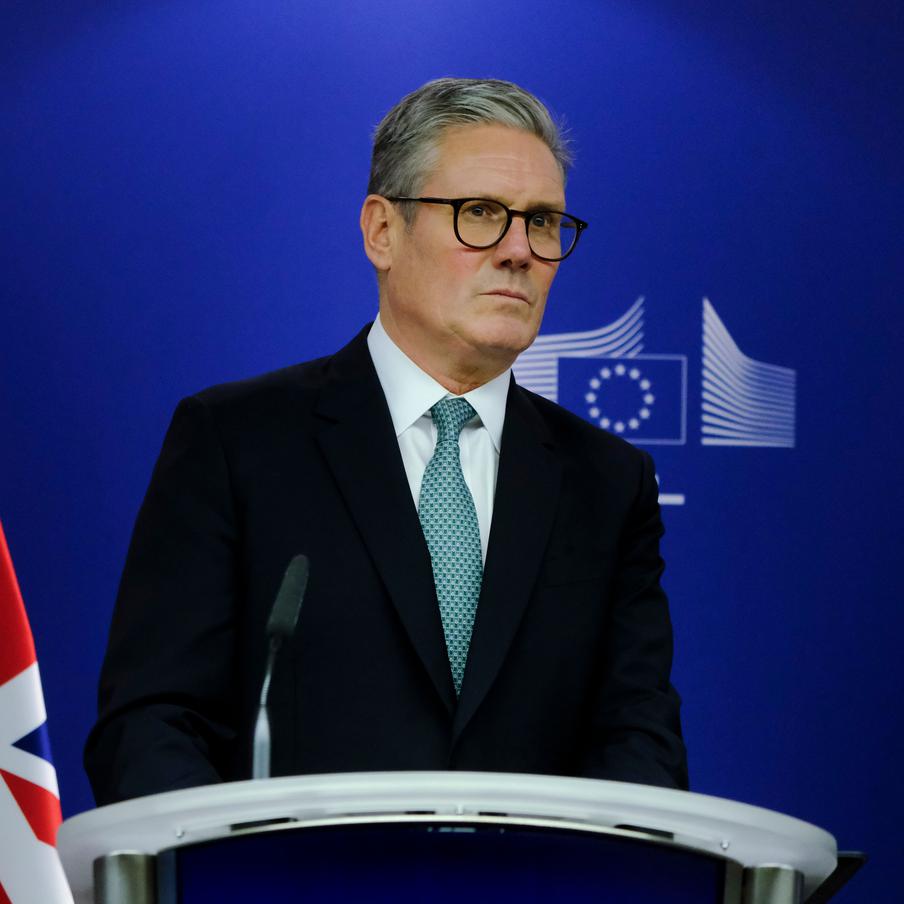 Власти Великобритании отказались от идеи конфискации российских активов. После провала саммита Евросоюза, на котором должна была решиться судьба замороженных российских активов в Европе, власти Великобритании отказались от их конфискации