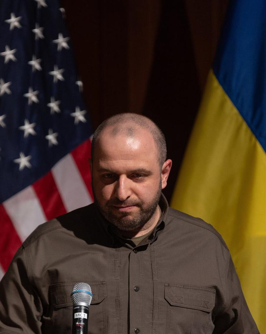 В Майами завершились переговоры представителей Украины и США по мирному плану. Украинская и американская делегации завершили обсуждение мирного плана по урегулированию конфликта с Россией на встрече в Майами. Отмечается, что впереди американских дипломатов ожидают переговоры с российскими коллегами