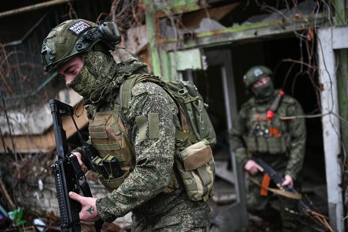 Офицерам и рядовым в зоне СВО вручены награды от имени мэра Москвы