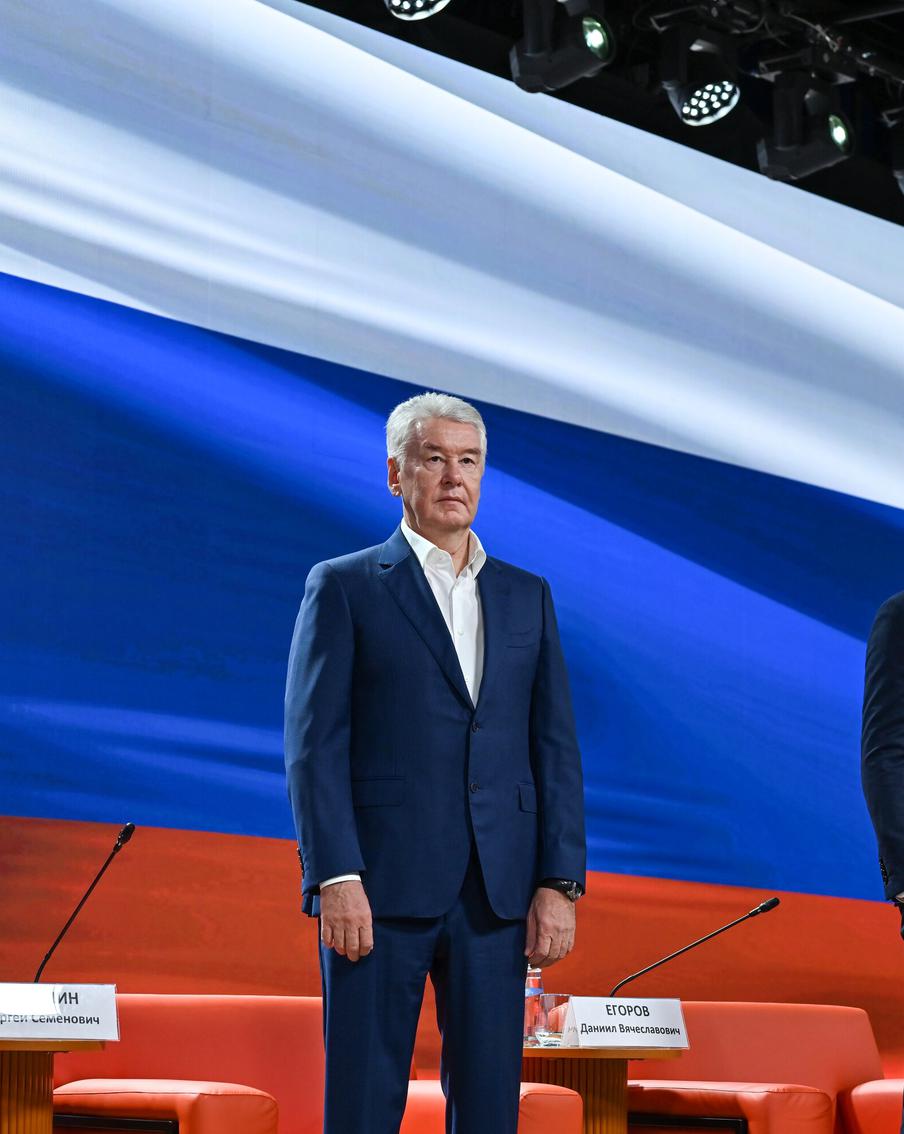 Собянин рассказал о появлении образовательного комплекса в Нижегородском районе. Столичный мэр Сергей Собянин заявил о завершении строительства образовательного комплекса на территории Нижегородского района. Он подчеркнул, что в нём смогут обучаться 400 детей