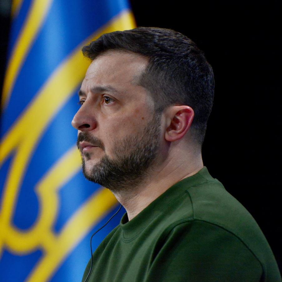 США предложили Украине провести переговоры с участием ЕС ради достижения мира. Американские власти якобы предложили украинским коллегам организовать переговоры, на которых бы встретились представители США, Украины, России и Евросоюза. На данный момент Киев не дал согласия на их проведение