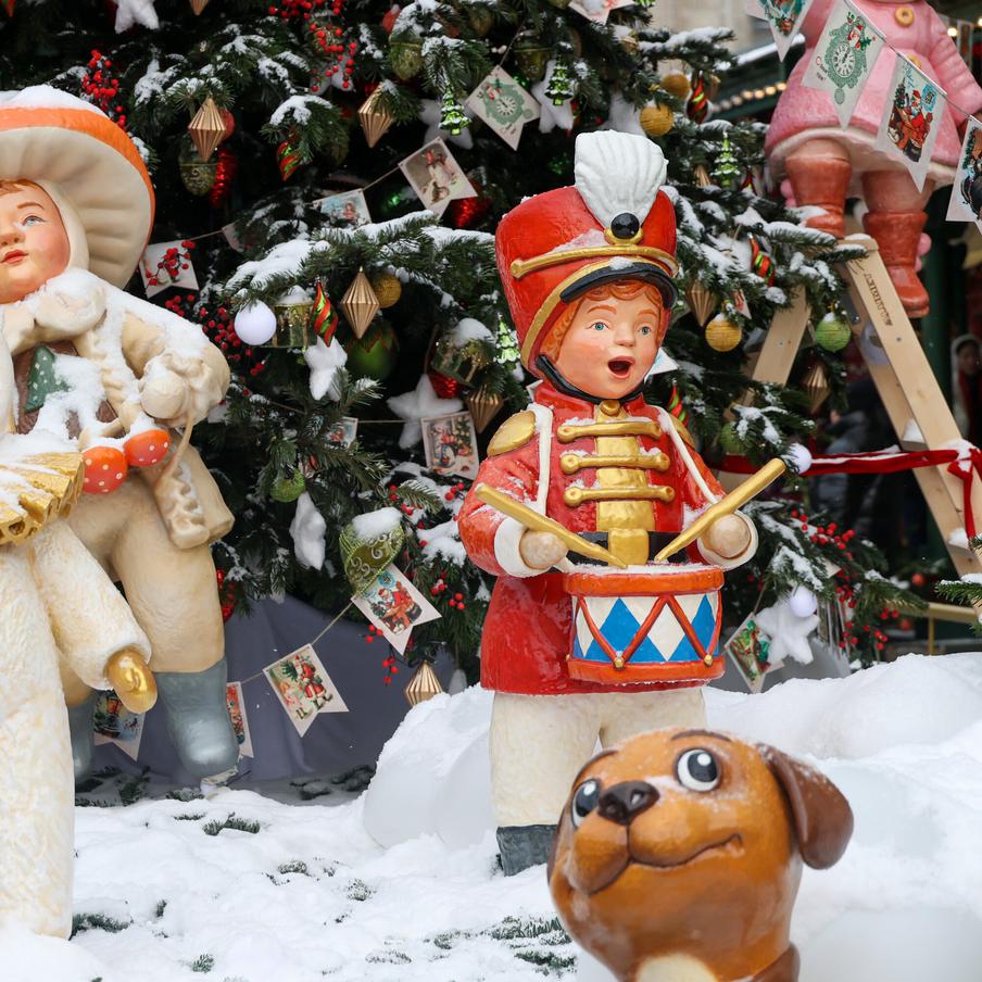 Жителей Москвы предупредили о гололедице и мокром снеге вечером воскресенья. Вечером воскресенья в Москву придёт мокрый снег, а также будут созданы условия для образования гололедицы на дорогах. В связи с этим горожан предупредили о необходимости соблюдать осторожность на улицах столицы