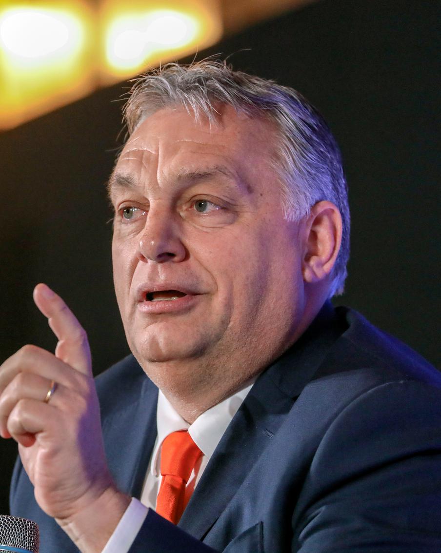 Премьер-министр Венгрии Виктор Орбан дал совет Киеву, как укрепить Украину. Венгерский лидер порекомендовал Киеву приложить все необходимые для укрепления Украины усилия. Он подчеркнул, что для этого Владимиру Зеленскому необходимо пойти на заключение мира с Россией