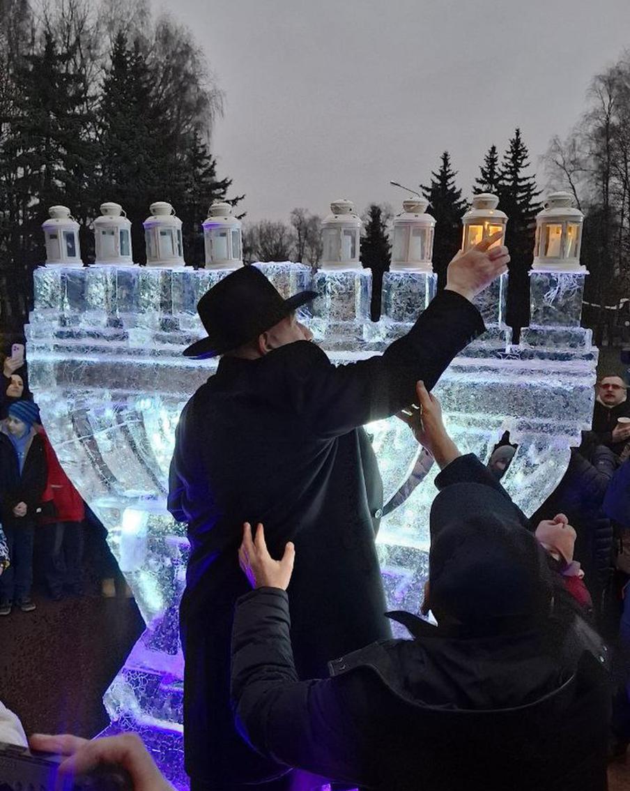 В Мемориальной синагоге на Поклонной горе установили рекорд по числу зажжённых свечей