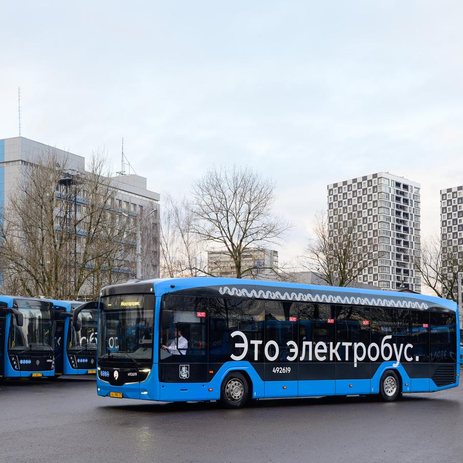 8 электробусов вышли на маршрут 793 в 5 районах Москвы. В Москве продолжается динамичное развитие сети экологичного общественного транспорта. С 2018 года на городских маршрутах начали курсировать современные электробусы отечественного производства, что значительно повысило уровень комфорта для пассажиров