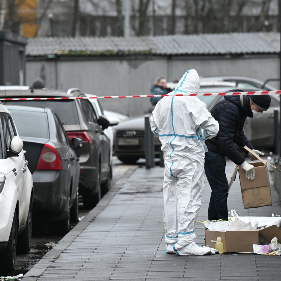 Убитый генерал-лейтенант Сарваров был внесён в список сайта "Миротворец". В ходе расследования гибели генерал-лейтенанта Фанила Сарварова, начальника управления оперативной подготовки Генерального штаба Вооружённых сил РФ, было установлено, что его имя фигурирует в базе данных скандально известного украинского сайта "Миротворец"