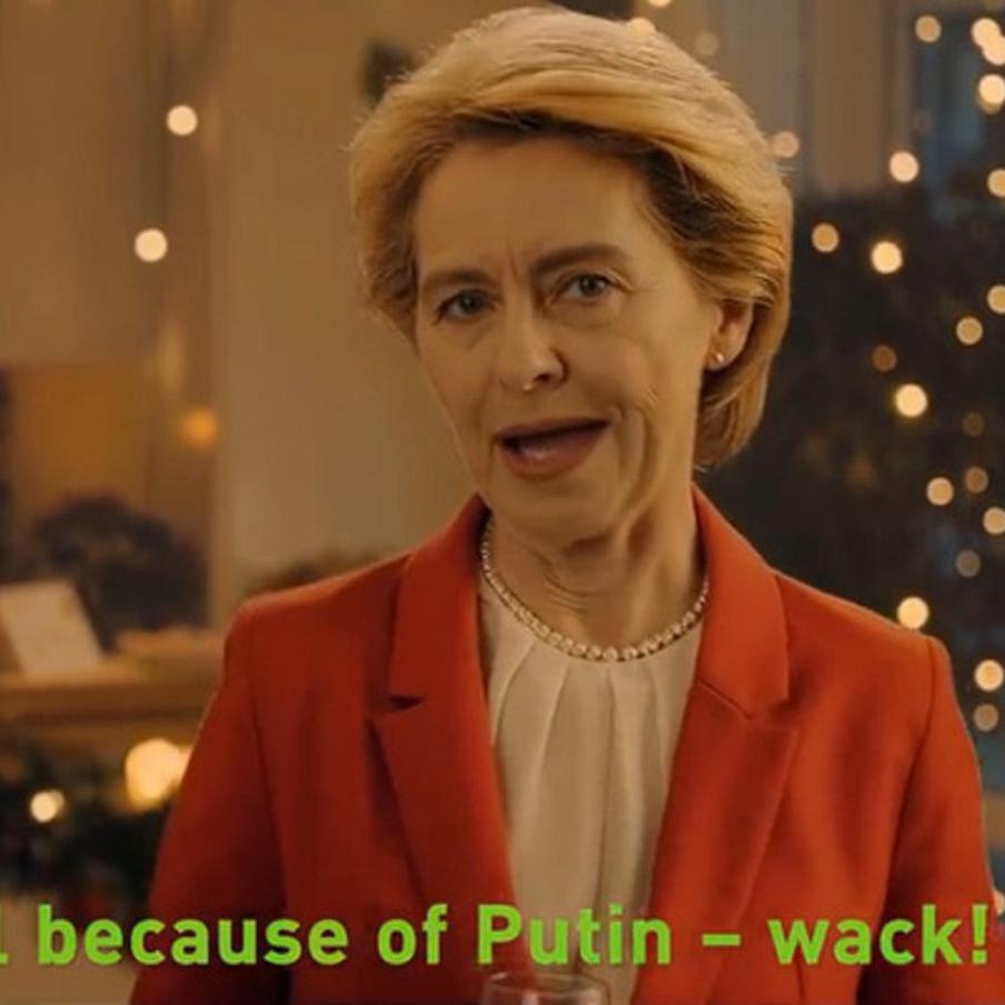 RT выпустил сатирическую песню о лидерах к Рождеству в Европе. В Сети появилось юмористическое видеопоздравление с Рождеством, адресованное европейской аудитории