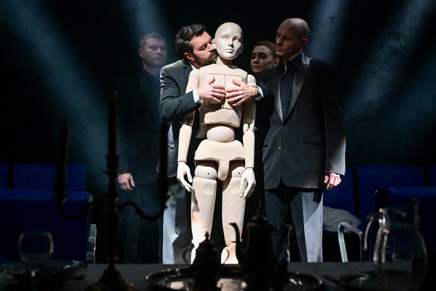 "Сонеты Шекспира" в МХТ заставят покраснеть.