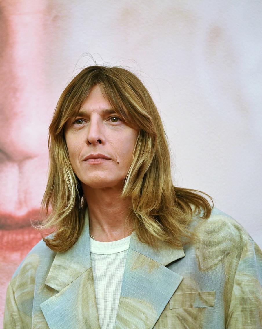 На счастье, на удачу: стилист Влад Лисовец назвал важнейший предмет новогоднего гардероба