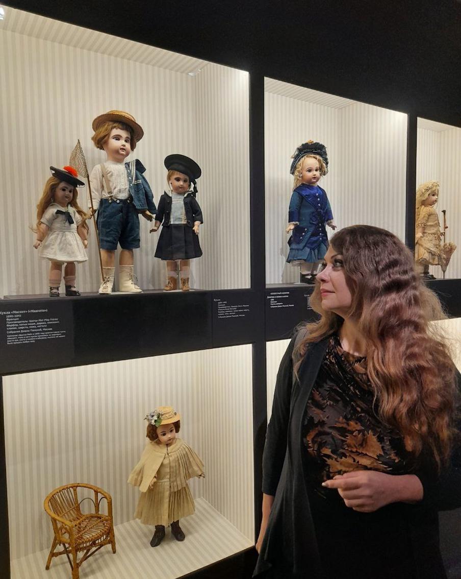 Нередко в продаже были целые сюжетные композиции из кукол.