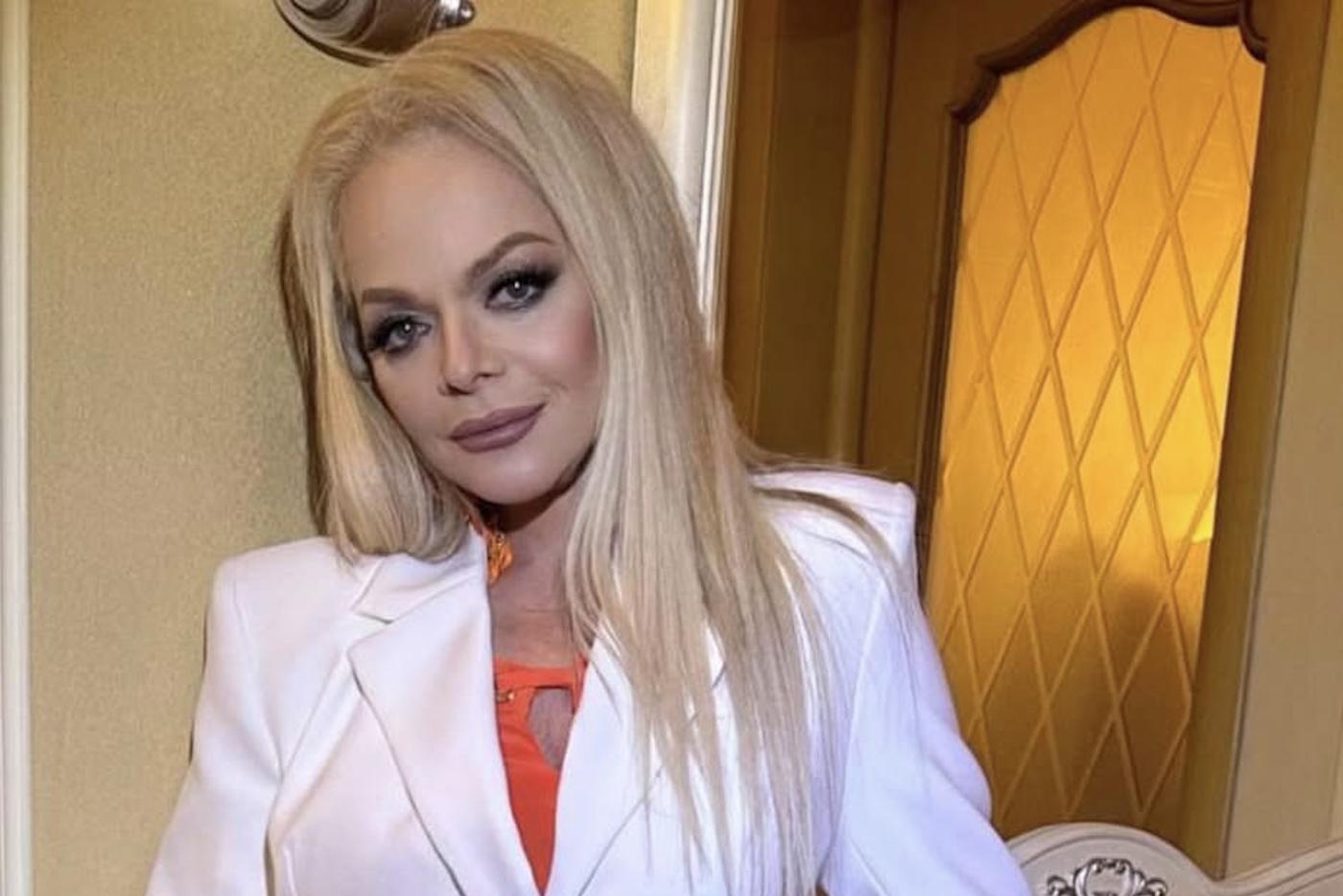 Китч, бархат и золото: как выглядит элитная квартира Ларисы Долиной сейчас