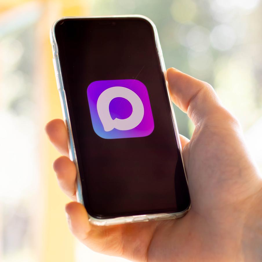 Совфед разрешил подтверждать возраст при покупке табака и алкоголя через MAX. В среду, 24 декабря, Совет Федерации на пленарном заседании одобрил закон, который предоставляет возможность использования мобильного приложения Max для подтверждения возраста при покупке табачных изделий, алкогольной продукции и энергетических напитков