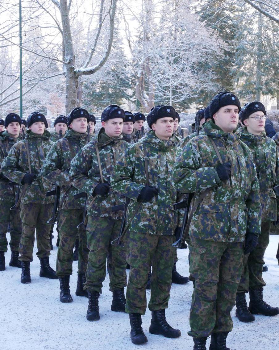 The National Interest: Финляндия вооружается до зубов для войны с Россией. В статье, опубликованной в журнале The National Interest, говорится о том, что финские вооружённые силы активно готовятся к возможному конфликту с Российской Федерацией. Авторы статьи отмечают, что Финляндия усиливает свою военную мощь в преддверии потенциальной конфронтации с соседней страной