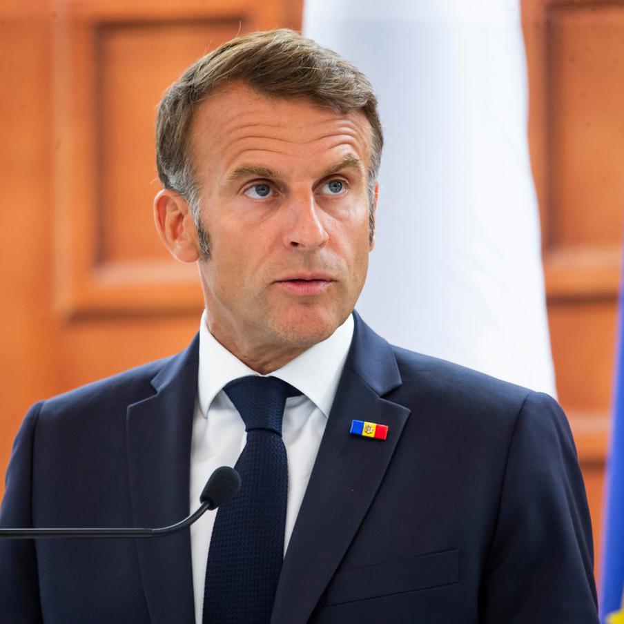 Дуров пошутил про сексуальную ориентацию Макрона. В своём аккаунте в социальной сети X основатель мессенджера Telegram Павел Дуров позволил себе неоднозначные высказывания о сексуальной ориентации президента Франции Эмманюэля Макрона