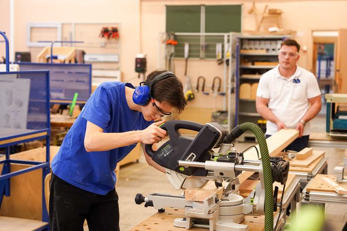 Собянин: Еще 600 лабораторий обновят в колледжах Москвы до 2027 года