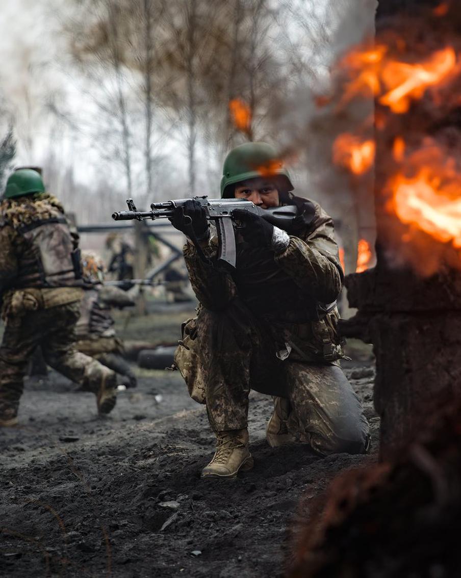 Потери заставили ВСУ срочно отвести подразделения в Сумской области. После неудачных попыток изменить обстановку на участке фронта украинские формирования начали перегруппировку, уходя на более удалённые и удобные для обороны позиции