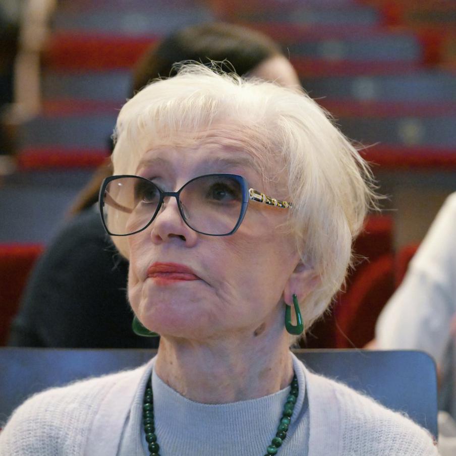 Ушла из жизни народная артистка России Вера Алентова. Именитая актриса театра и кино, одна из самых узнаваемых фигур отечественного искусства скончалась на 84-м году жизни, информация подтверждена представителями театра