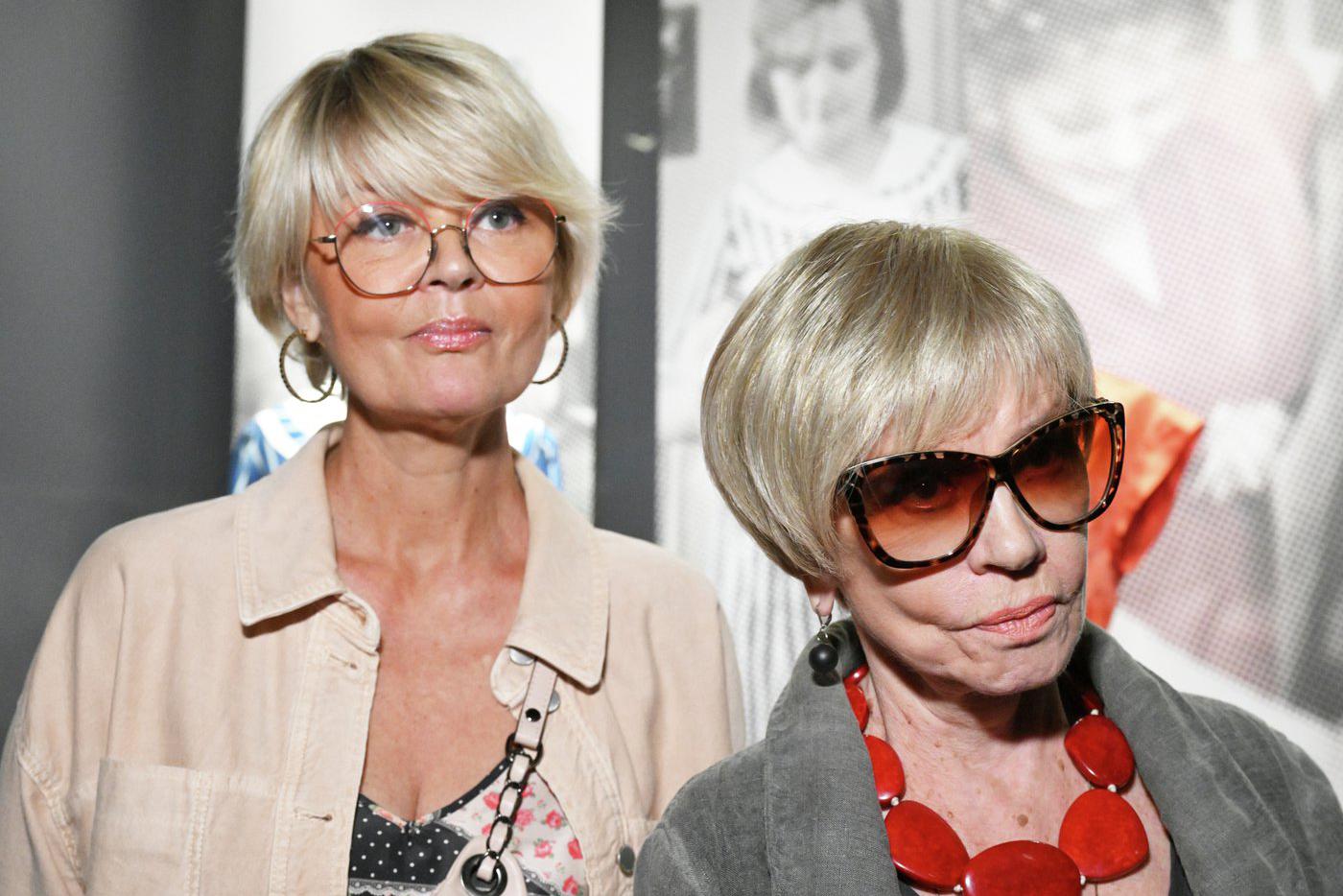 Юлия Меньшова и Вера Алентова на выставке "Меньшов/Москва 85/45".