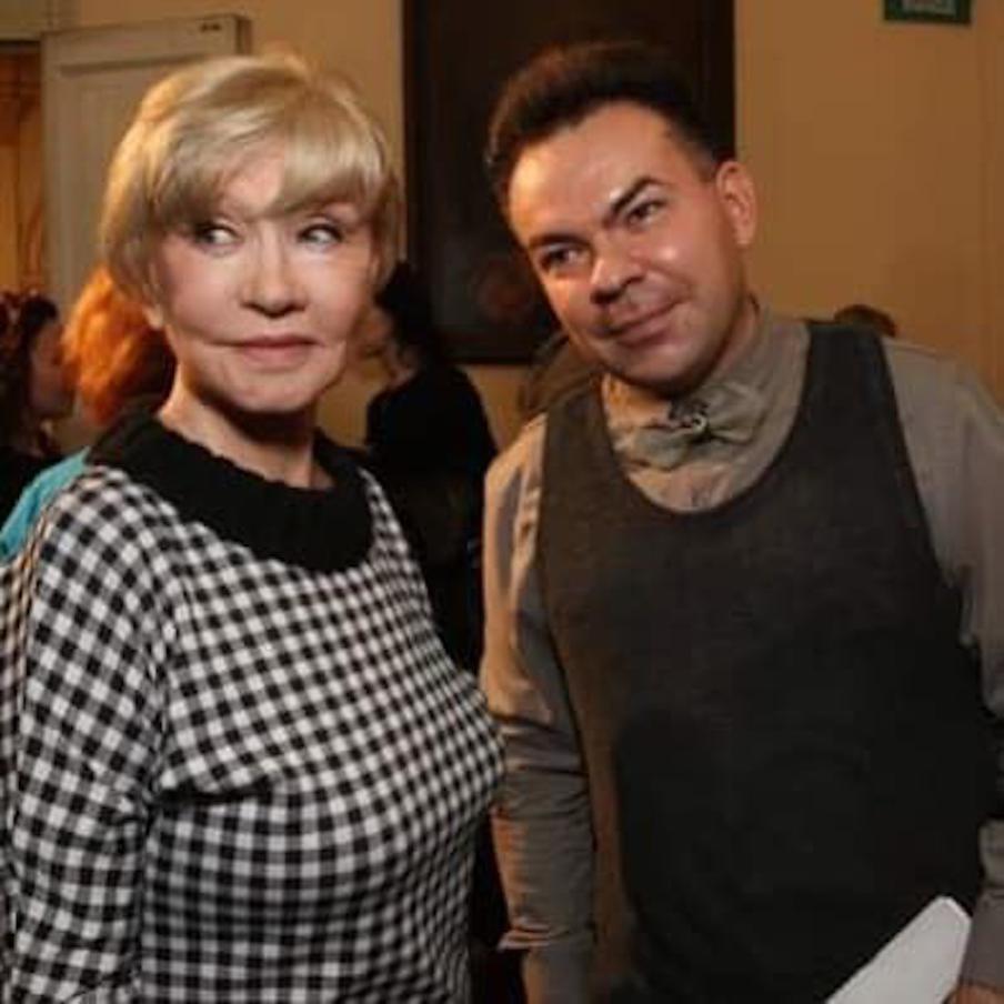 Вера Алентова рядом с журналистом Гроздановым