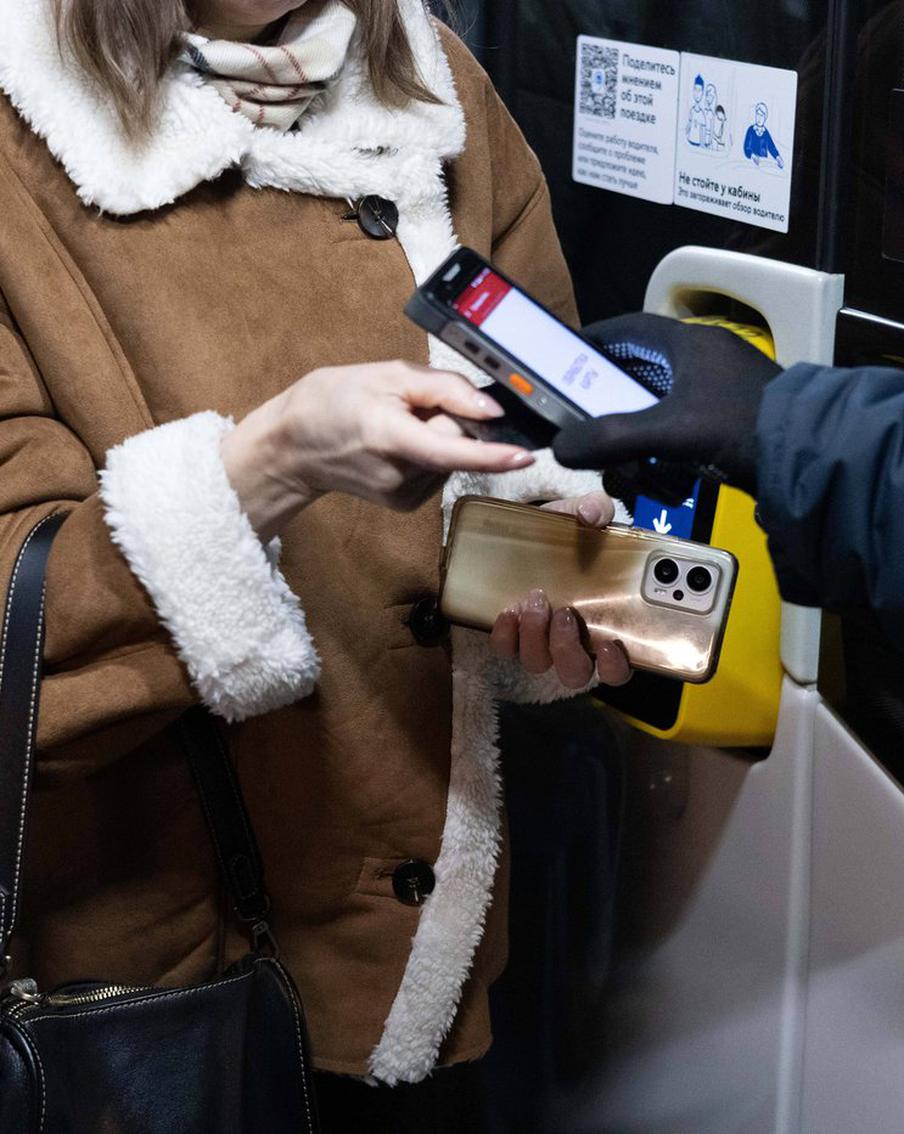 Максим Ликсутов подвёл итоги усиленной проверки оплаты проезда у станции метро "Нагорная"